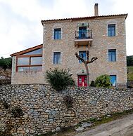 KIRIAKI GUESTHOUSE & SUITES