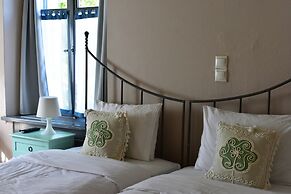 KIRIAKI GUESTHOUSE & SUITES