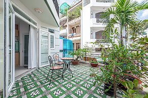 Cozrum Homes - Retro House