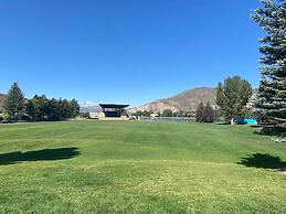 Beavercreek Resort Access to Vail & Golf