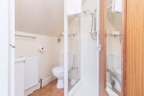 The Linden Leaf Rooms - Classy Studios