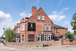 The Linden Leaf Rooms - Classy Studios
