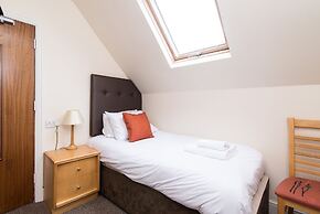 The Linden Leaf Rooms - Classy Studios