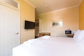 The Linden Leaf Rooms - Classy Studios