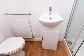 The Linden Leaf Rooms - Classy Studios