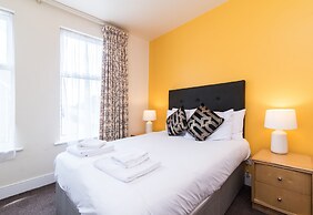 The Linden Leaf Rooms - Classy Studios