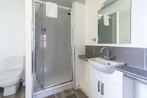 The Linden Leaf Rooms - Classy Studios