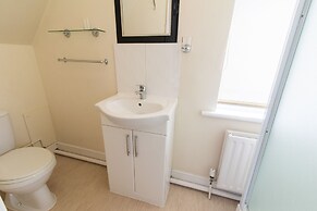 The Linden Leaf Rooms - Classy Studios