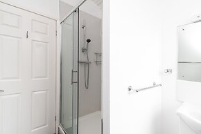 The Linden Leaf Rooms - Classy Studios