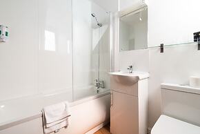 The Linden Leaf Rooms - Classy Studios