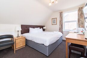 The Linden Leaf Rooms - Classy Studios