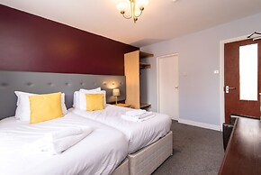 The Linden Leaf Rooms - Classy Studios