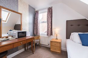 The Linden Leaf Rooms - Classy Studios