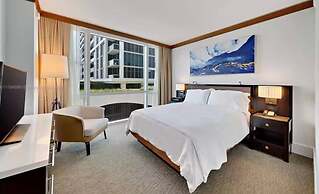 Luxury Condo Wellness Spa Resort By LMC