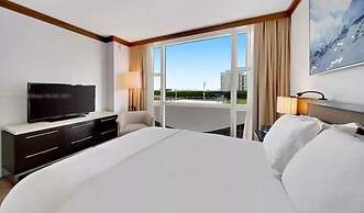 Luxury Condo Wellness Spa Resort By LMC