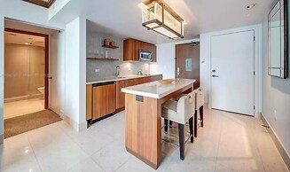 Luxury Condo Wellness Spa Resort By LMC