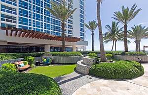 Luxury Condo Wellness Spa Resort By LMC