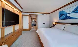 Luxury Condo Wellness Spa Resort By LMC