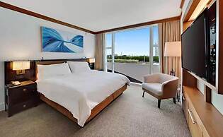 Luxury Condo Wellness Spa Resort By LMC