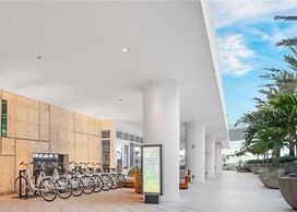 Luxury Condo Wellness Spa Resort By LMC