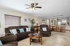 Laguna Reef Condos by VTrips