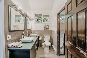 80mbr - Hot Tub - Wifi - BBQ - Wood Stove - Sleeps 7!