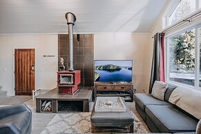 80mbr - Hot Tub - Wifi - BBQ - Wood Stove - Sleeps 7!