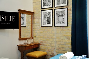 Giselle Vintage Doubles - Adults Only