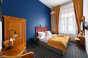 Giselle Vintage Doubles - Adults Only