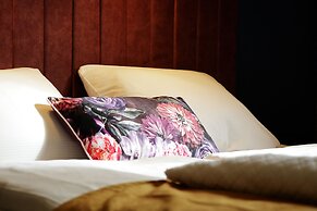 Giselle Vintage Doubles - Adults Only