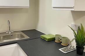 Impeccable Studio Apartment in West London