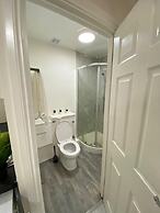 Impeccable Studio Apartment in West London