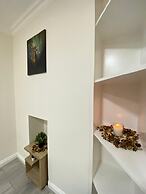 Impeccable Studio Apartment in West London