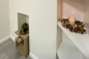 Impeccable Studio Apartment in West London