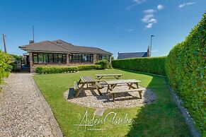 Stunning Residence set on Cliffside in Scarborough