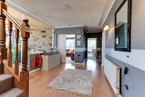 Stunning Residence set on Cliffside in Scarborough