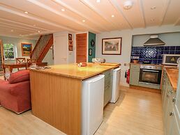 Penybont Apartment