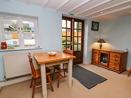 Penybont Apartment