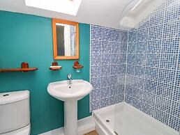 Penybont Apartment