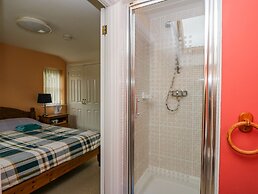 Penybont Apartment