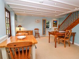 Penybont Apartment