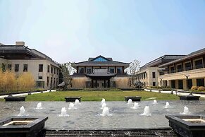 Howard Johnson by Wyndham Bole Plaza Chengwu