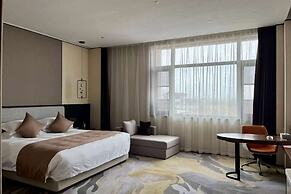 Howard Johnson by Wyndham Bole Plaza Chengwu