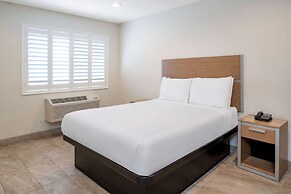 Super 8 by Wyndham Bakersfield Ca