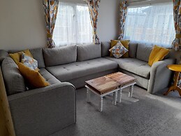 Immaculate 2-bed Static Caravan in Carlisle