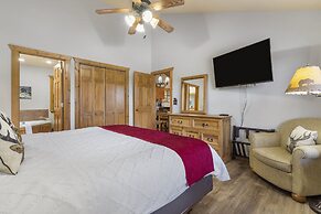 Grey Moose Lodge w/ Amenities Access!