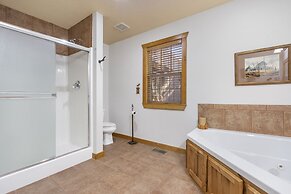 Grey Moose Lodge w/ Amenities Access!