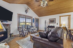 Grey Moose Lodge w/ Amenities Access!