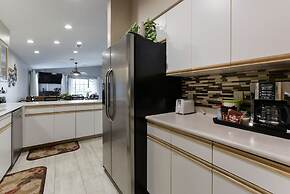 Relaxing Penthouse at Heldstab Haven