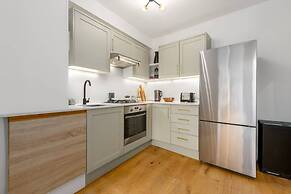 The Victorian House - Enticing 3bdr House With Garden